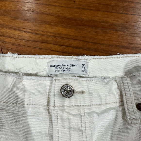 White Abercrombie & Fitch The 90s Straight Ultra High Rise Distressed Jean 12S - Picture 8 of 10